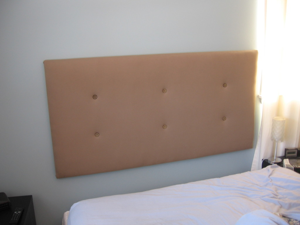 06-headboard-on-the-wall